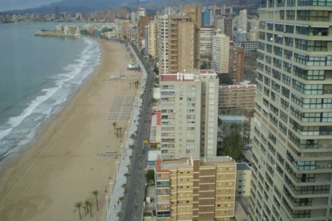 Apartamento en venta en Benidorm, Alicante, España 2 dormitorios, 135 m2 No. 196698 - foto 2