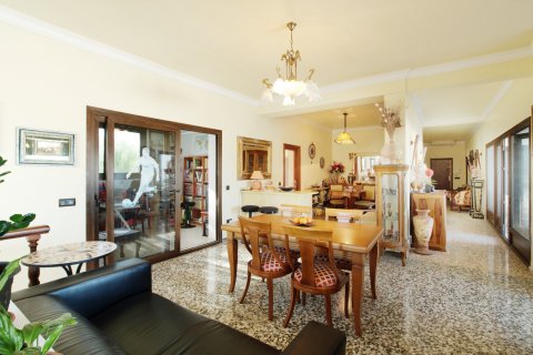 Villa till salu Torrevieja, Alicante, Spanien 5 sovrum, 468 kvm. Nr. 118799 - foto 2