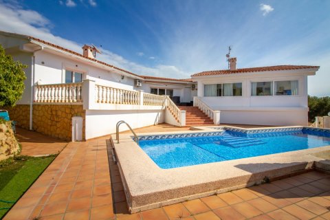 Продажа виллы в Ла Нусия, Аликанте, Испания 3 спальни, 355м2 №118809 - фото 1