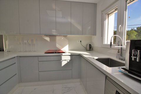 Продажа виллы в Вилламартин, Аликанте, Испания 2 спальни, 132м2 №118804 - фото 12