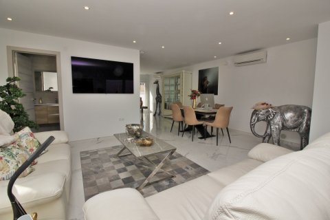 Продажа виллы в Вилламартин, Аликанте, Испания 2 спальни, 132м2 №118804 - фото 6