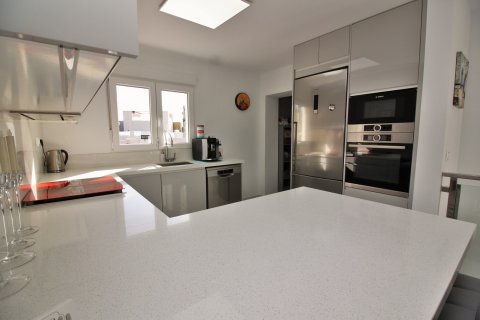 Продажа виллы в Вилламартин, Аликанте, Испания 2 спальни, 132м2 №118804 - фото 11