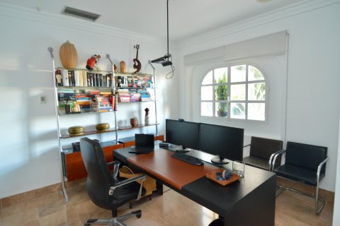 Продажа виллы в Торревьеха, Аликанте, Испания 4 спальни, 520м2 №118801 - фото 12