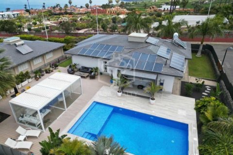Villa à vendre à La Orotava, Tenerife, Espagne, 4 chambres, 305 m2 No. 155843 - photo 1