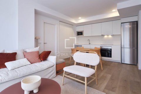 Lägenhet till salu i Barcelona, Spanien 2 sovrum, 70 kvm. Nr. 194304 - foto 4