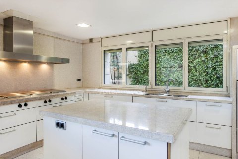 Villa till salu i Barcelona, Spanien 6 sovrum, 669 kvm. Nr. 194310 - foto 14