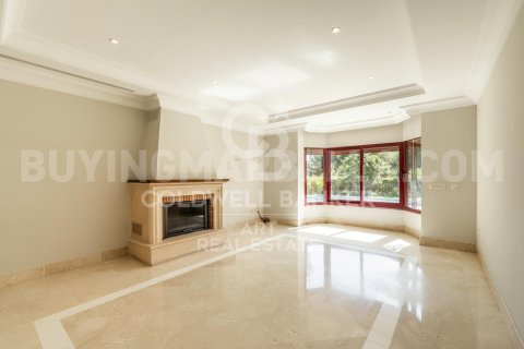 Huvila myytävänä Marbella, Malaga, Espanja, 5 makuuhuonetta, 992 m2 No. 158817 - kuva 5