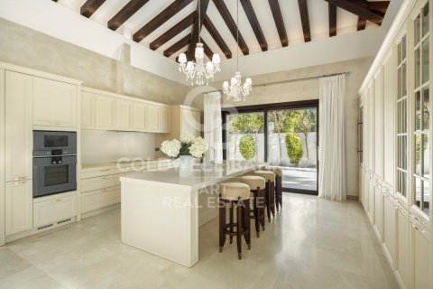 Huvila myytävänä Marbella, Malaga, Espanja, 6 makuuhuonetta, 1023 m2 No. 158818 - kuva 13