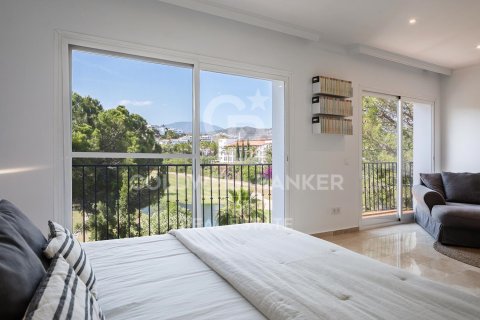 Casa adosada en venta en Benahavís, Málaga, España 4 dormitorios, 352 m2 No. 158819 - foto 10