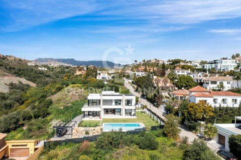 Villa till salu i Benahavis, Malaga, Spanien 4 sovrum, 573 kvm. Nr. 158816 - foto 27