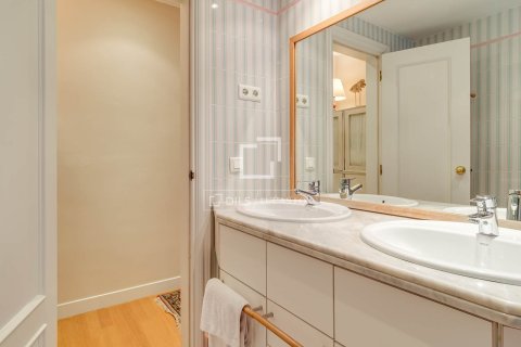 Villa for sale in Teia, Barcelona, Spain 4 bedrooms, 311 sq.m. No. 150257 - photo 27