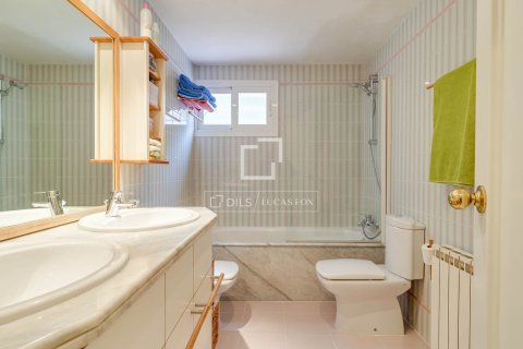 Villa for sale in Teia, Barcelona, Spain 4 bedrooms, 311 sq.m. No. 150257 - photo 26