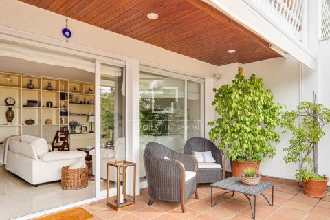 Villa for sale in Teia, Barcelona, Spain 4 bedrooms, 311 sq.m. No. 150257 - photo 6