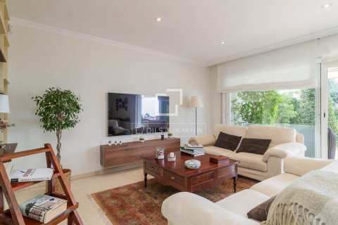 Villa for sale in Teia, Barcelona, Spain 4 bedrooms, 311 sq.m. No. 150257 - photo 5