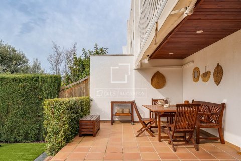 Villa for sale in Teia, Barcelona, Spain 4 bedrooms, 311 sq.m. No. 150257 - photo 7