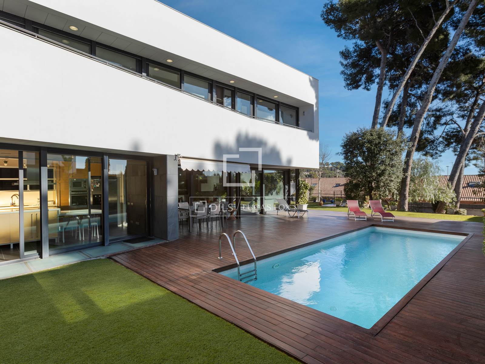 Villa a Premia De Dalt, Barcelona, Spagna 4 camere da letto, 485 mq. N° 150253