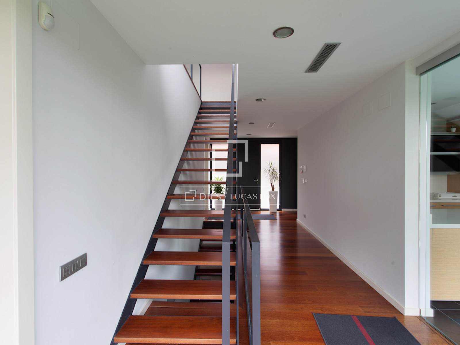 Villa a Premia De Dalt, Barcelona, Spagna 4 camere da letto, 485 mq. N° 150253