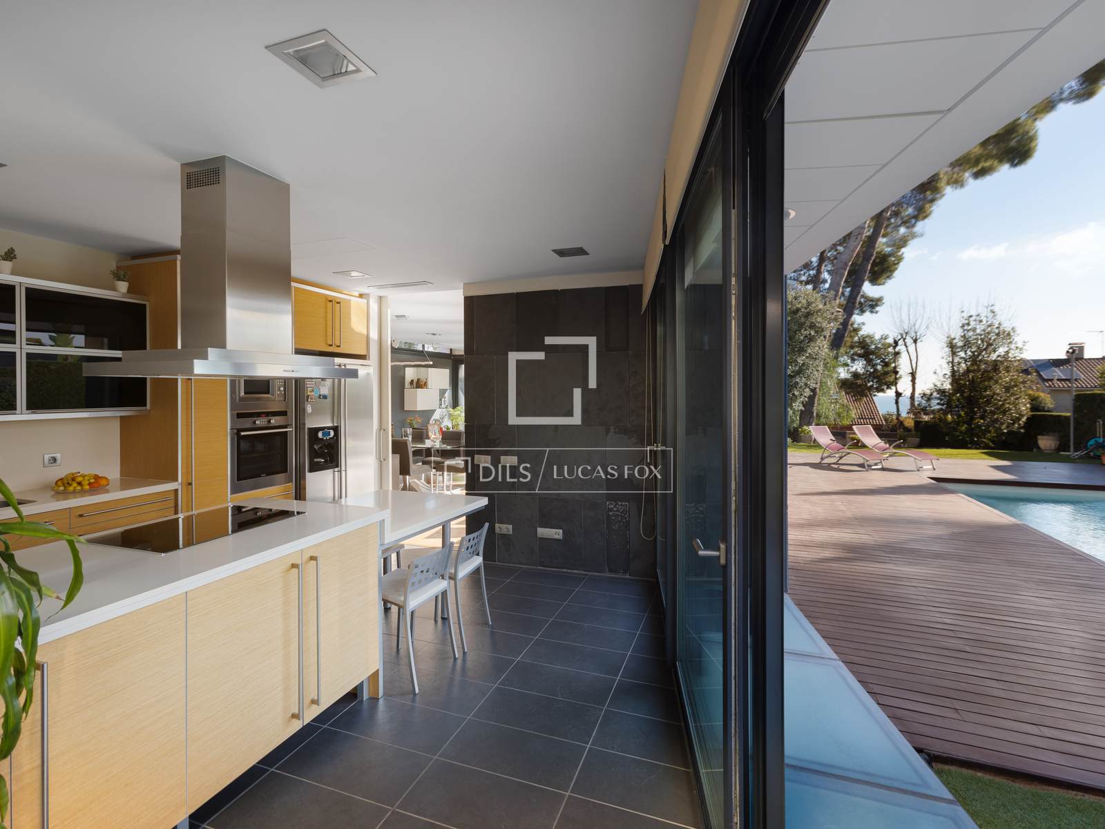 Villa a Premia De Dalt, Barcelona, Spagna 4 camere da letto, 485 mq. N° 150253