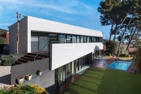Villa in Premia De Dalt, Barcelona, Spain 4 bedrooms, 485 sq.m. No. 150253
