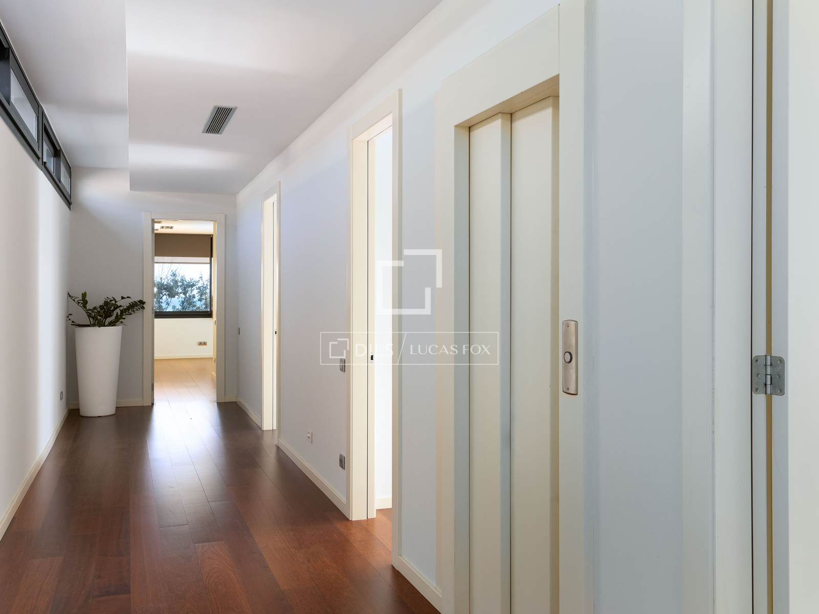 Villa a Premia De Dalt, Barcelona, Spagna 4 camere da letto, 485 mq. N° 150253