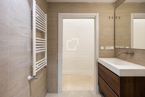 Huoneisto myytävänä Barcelona, Espanja, 3 makuuhuonetta, 100 m2 No. 150254 - kuva 11