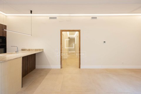 Huoneisto myytävänä Barcelona, Espanja, 3 makuuhuonetta, 100 m2 No. 150254 - kuva 16