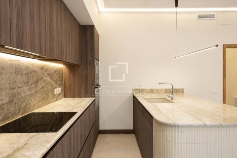 Huoneisto myytävänä Barcelona, Espanja, 3 makuuhuonetta, 100 m2 No. 150254 - kuva 18