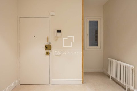 Huoneisto myytävänä Barcelona, Espanja, 3 makuuhuonetta, 100 m2 No. 150254 - kuva 21