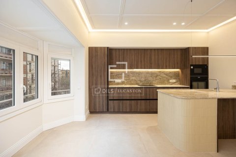 Huoneisto myytävänä Barcelona, Espanja, 3 makuuhuonetta, 100 m2 No. 150254 - kuva 17