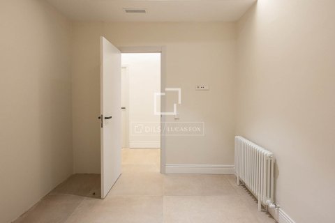 Huoneisto myytävänä Barcelona, Espanja, 3 makuuhuonetta, 100 m2 No. 150254 - kuva 8