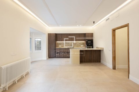 Huoneisto myytävänä Barcelona, Espanja, 3 makuuhuonetta, 100 m2 No. 150254 - kuva 3