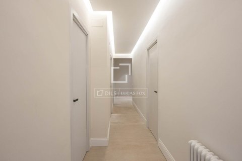 Huoneisto myytävänä Barcelona, Espanja, 3 makuuhuonetta, 100 m2 No. 150254 - kuva 12