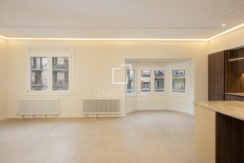 Huoneisto myytävänä Barcelona, Espanja, 3 makuuhuonetta, 100 m2 No. 150254 - kuva 19