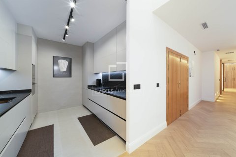 Huoneisto myytävänä Barcelona, Espanja, 3 makuuhuonetta, 144 m2 No. 150251 - kuva 11