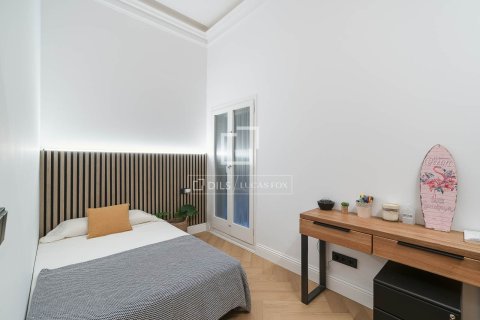 Huoneisto myytävänä Barcelona, Espanja, 3 makuuhuonetta, 144 m2 No. 150251 - kuva 21