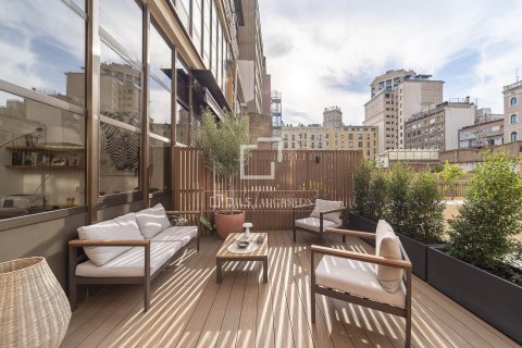 Huoneisto Barcelona, Espanja 3 makuuhuonetta, 144 m2 No. 150251