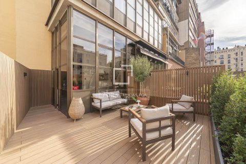 Huoneisto myytävänä Barcelona, Espanja, 3 makuuhuonetta, 144 m2 No. 150251 - kuva 15