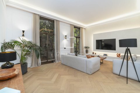 Huoneisto myytävänä Barcelona, Espanja, 3 makuuhuonetta, 144 m2 No. 150251 - kuva 3