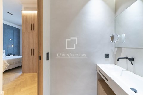 Huoneisto myytävänä Barcelona, Espanja, 3 makuuhuonetta, 144 m2 No. 150251 - kuva 28