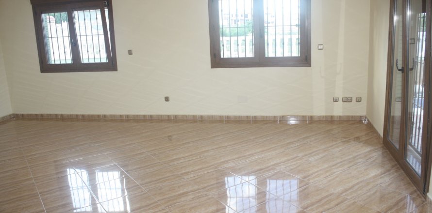 Villa en Torrevieja, Alicante, España 3 dormitorios, 319 m2 No. 110735