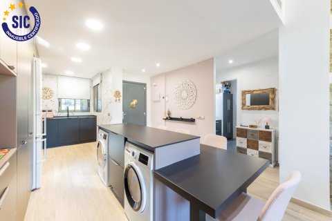 Huoneisto myytävänä Chiva, Valencia, Espanja, 2 makuuhuonetta, 80 m2 No. 149544 - kuva 24