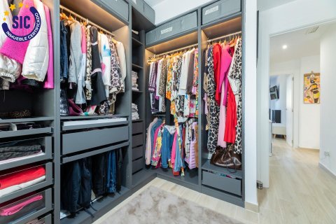 Huoneisto myytävänä Chiva, Valencia, Espanja, 2 makuuhuonetta, 80 m2 No. 149544 - kuva 21