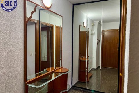 Huoneisto myytävänä Valencia, Espanja, 5 makuuhuonetta, 100 m2 No. 149542 - kuva 18