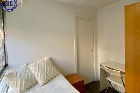 Huoneisto myytävänä Valencia, Espanja, 5 makuuhuonetta, 100 m2 No. 149542 - kuva 9