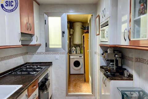 Huoneisto myytävänä Valencia, Espanja, 5 makuuhuonetta, 100 m2 No. 149542 - kuva 15