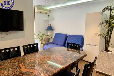 Huoneisto myytävänä Valencia, Espanja, 5 makuuhuonetta, 100 m2 No. 149542 - kuva 7