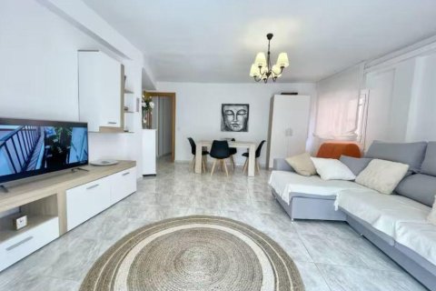 Продажа квартиры в Бенидорм, Аликанте, Испания 3 спальни, 90м2 №142713 - фото 19