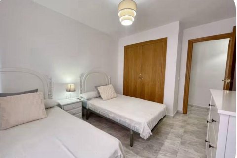 Продажа квартиры в Бенидорм, Аликанте, Испания 3 спальни, 90м2 №142713 - фото 5