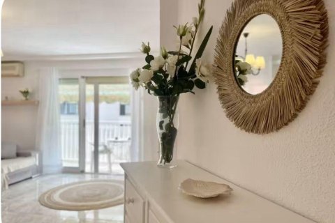 Продажа квартиры в Бенидорм, Аликанте, Испания 3 спальни, 90м2 №142713 - фото 17