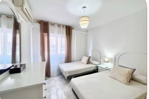 Продажа квартиры в Бенидорм, Аликанте, Испания 3 спальни, 90м2 №142713 - фото 4